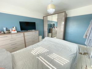 Merrilees Crescent- click for photo gallery